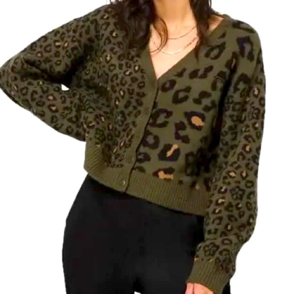 Vans Green leopard button up sweater/ cardigan